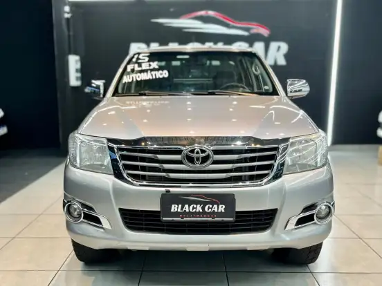 TOYOTA-HILUX-2.7 SRV 4X2 CD 16V FLEX 4P AUTOMÁTICO TOYOTA-HILUX-2014