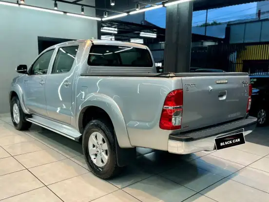 TOYOTA-HILUX-2.7 SRV 4X2 CD 16V FLEX 4P AUTOMÁTICO TOYOTA-HILUX-2014