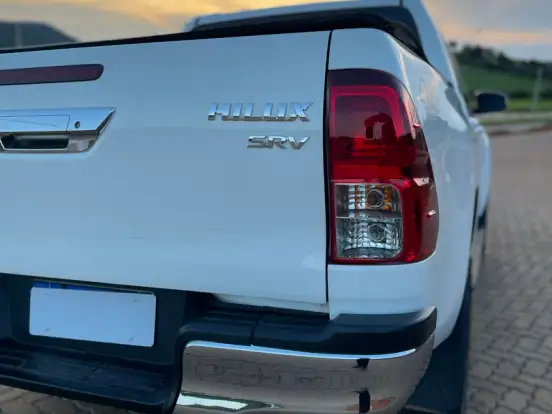 TOYOTA-HILUX-2.7 SRV 4X4 CD 16V FLEX 4P AUTOMÁTICO TOYOTA-HILUX-2016