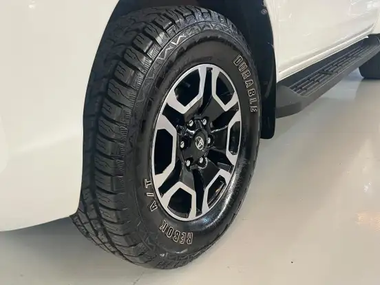 TOYOTA-HILUX-2022