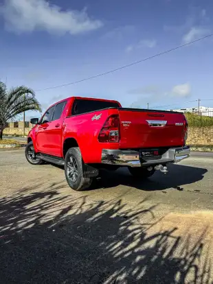 TOYOTA-HILUX-2022