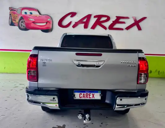 TOYOTA-HILUX-2021
