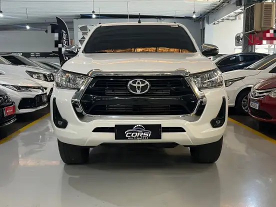 TOYOTA-HILUX-2.8 D-4D TURBO DIESEL CD SRV 4X4 AUTOMÁTICO TOYOTA-HILUX-2022