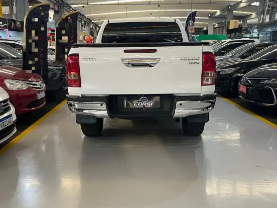 TOYOTA-HILUX-2022