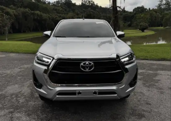 TOYOTA-HILUX-2025