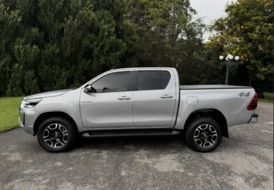TOYOTA-HILUX-2025