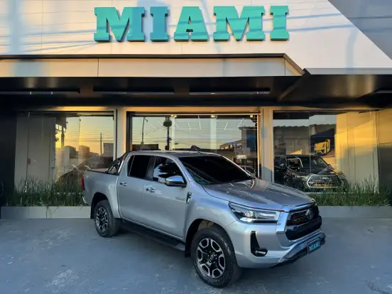 TOYOTA-HILUX-2021