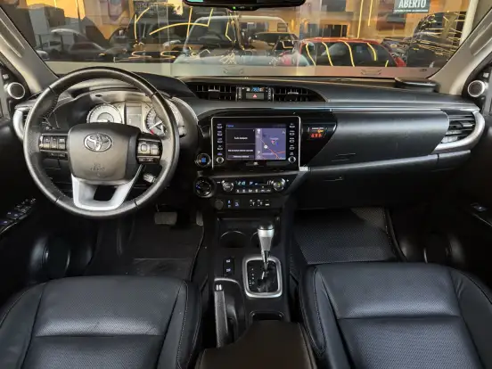 TOYOTA-HILUX-2.8 D-4D TURBO DIESEL CD SRX 4X4 AUTOMÁTICO TOYOTA-HILUX-2021