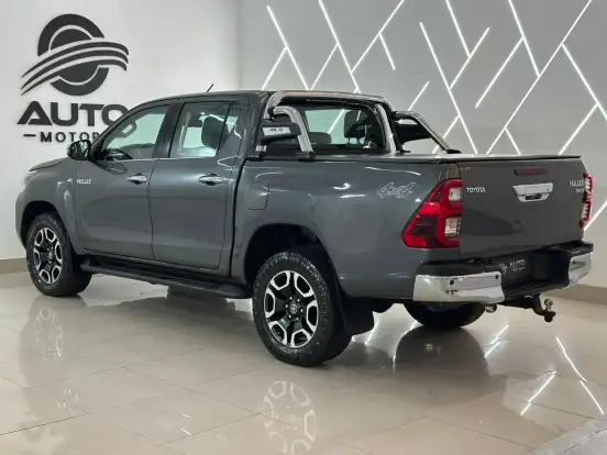 TOYOTA-HILUX-2.8 D-4D TURBO DIESEL CD SRX 4X4 AUTOMÁTICO TOYOTA-HILUX-2021