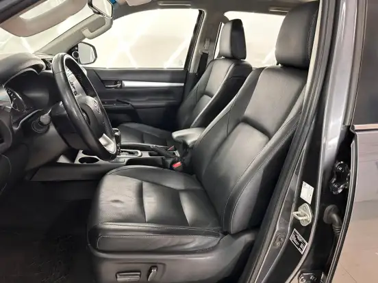 TOYOTA-HILUX-2021
