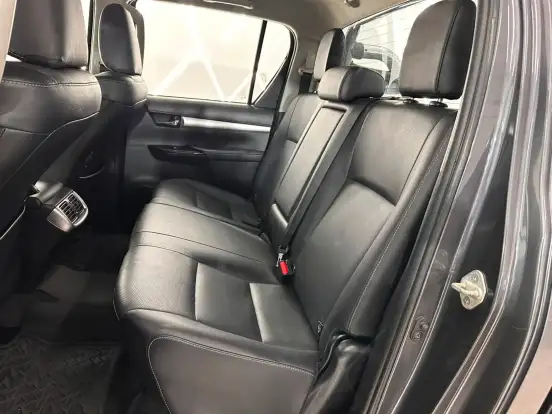 TOYOTA-HILUX-2.8 D-4D TURBO DIESEL CD SRX 4X4 AUTOMÁTICO TOYOTA-HILUX-2021