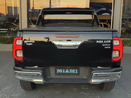 TOYOTA-HILUX-2025