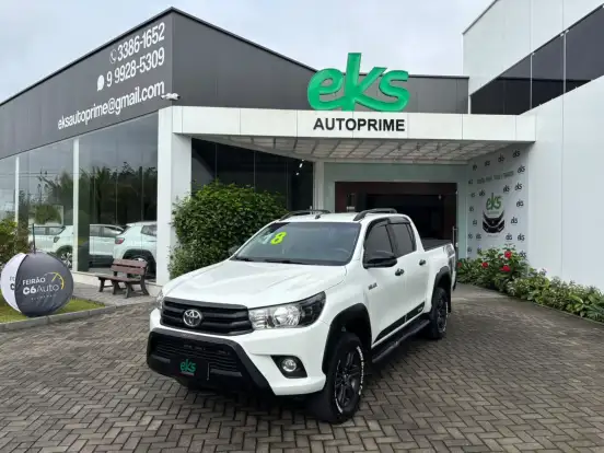 TOYOTA-HILUX-2018