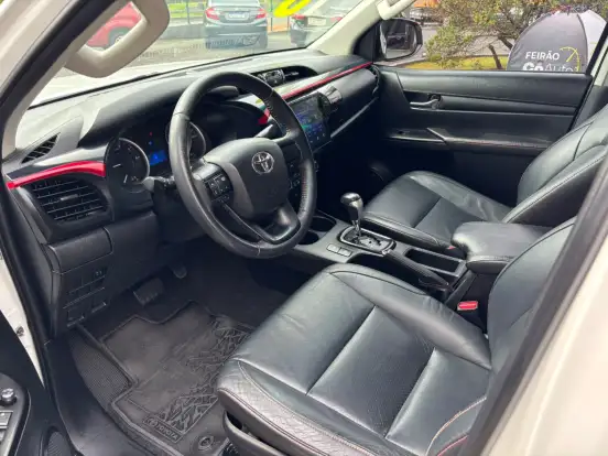 TOYOTA-HILUX-2018