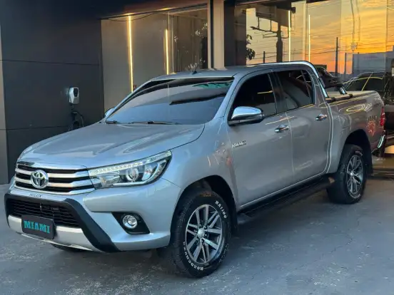 TOYOTA-HILUX-2018