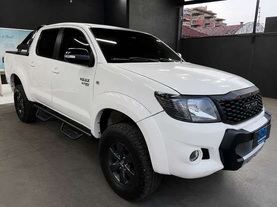 TOYOTA-HILUX-2012