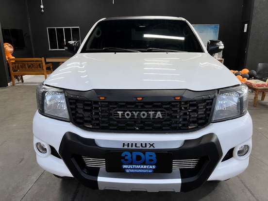 TOYOTA-HILUX-2012