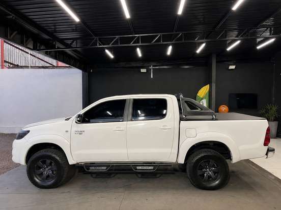 TOYOTA-HILUX-2012