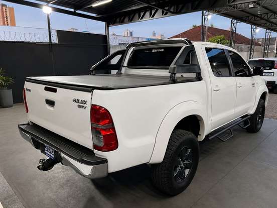 TOYOTA-HILUX-2012