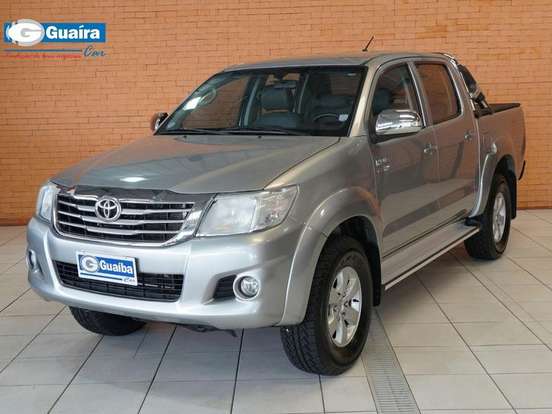 TOYOTA-HILUX-2.7 SRV 4X2 CD 16V FLEX 4P AUTOMÁTICO TOYOTA-HILUX-2014