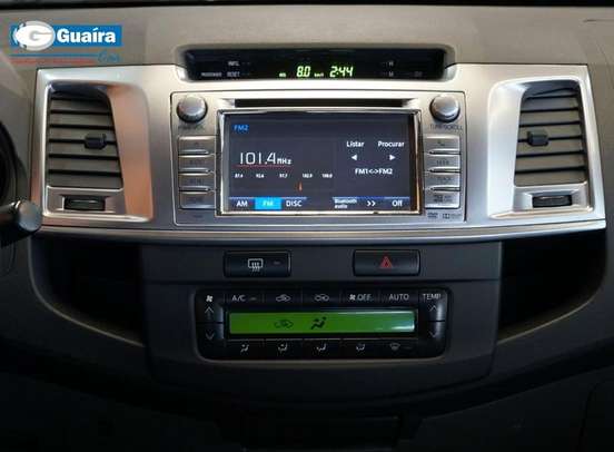 TOYOTA-HILUX-2014