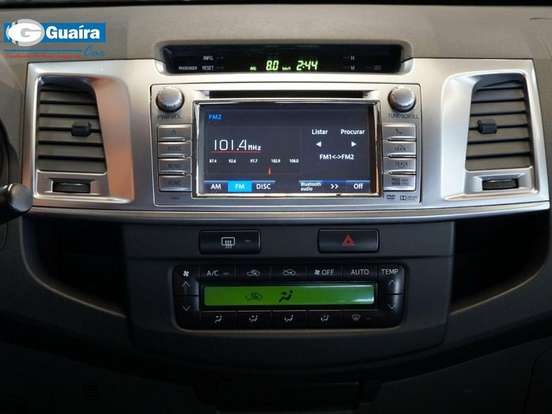 TOYOTA-HILUX-2.7 SRV 4X2 CD 16V FLEX 4P AUTOMÁTICO TOYOTA-HILUX-2014