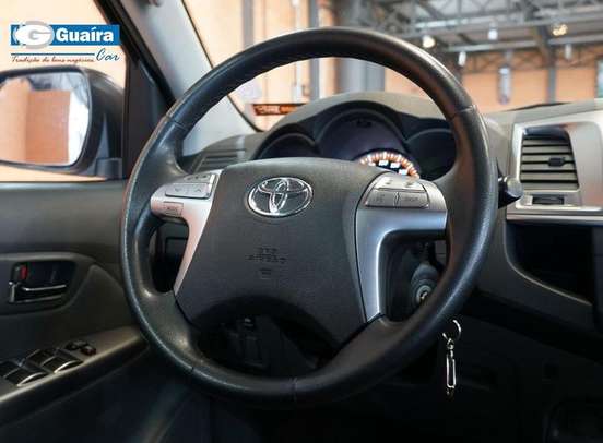TOYOTA-HILUX-2014