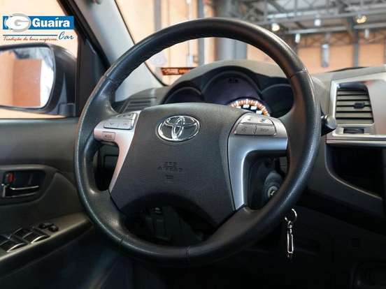 TOYOTA-HILUX-2.7 SRV 4X2 CD 16V FLEX 4P AUTOMÁTICO TOYOTA-HILUX-2014
