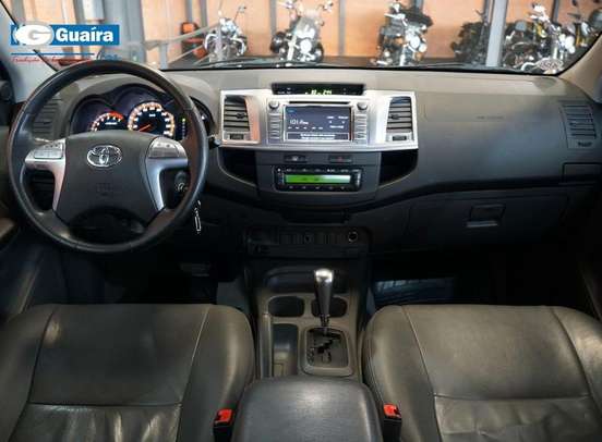 TOYOTA-HILUX-2014