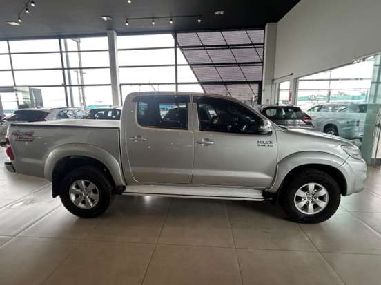 TOYOTA-HILUX-2013