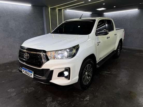 TOYOTA-HILUX-2019