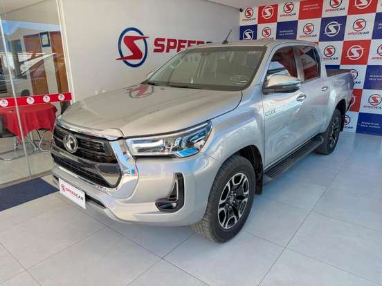 TOYOTA-HILUX-2021