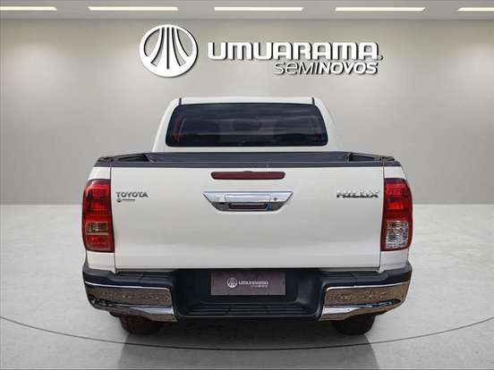 TOYOTA-HILUX-2021