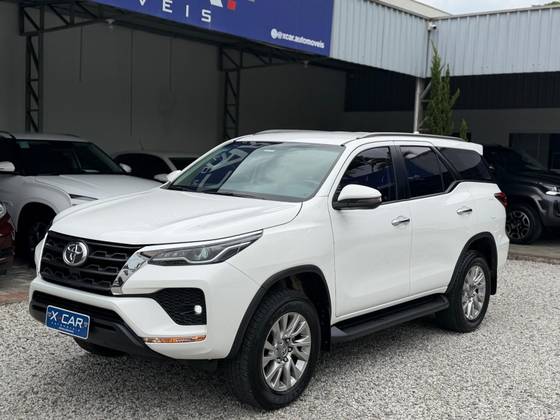 TOYOTA HILUX 2.7 VVT-i FLEX CD SRV 4X2 AUTOMÁTICO