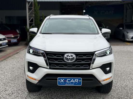 TOYOTA-HILUX-2.7 VVT-i FLEX CD SRV 4X2 AUTOMÁTICO TOYOTA-HILUX-2021