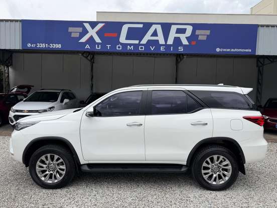 TOYOTA-HILUX-2.7 VVT-i FLEX CD SRV 4X2 AUTOMÁTICO TOYOTA-HILUX-2021