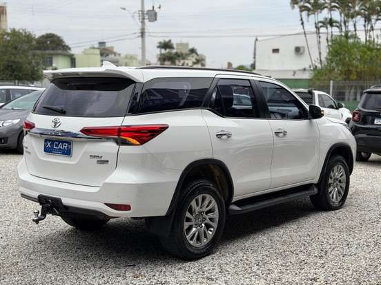 TOYOTA-HILUX-2.7 VVT-i FLEX CD SRV 4X2 AUTOMÁTICO TOYOTA-HILUX-2021