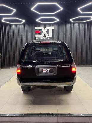 TOYOTA-HILUX-2000