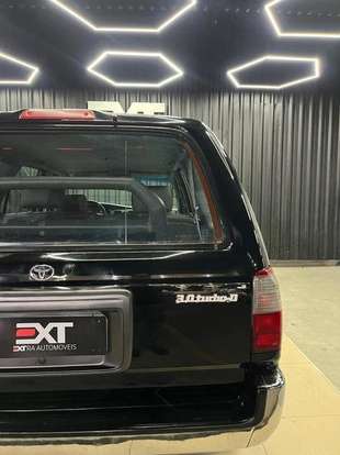TOYOTA-HILUX-2000