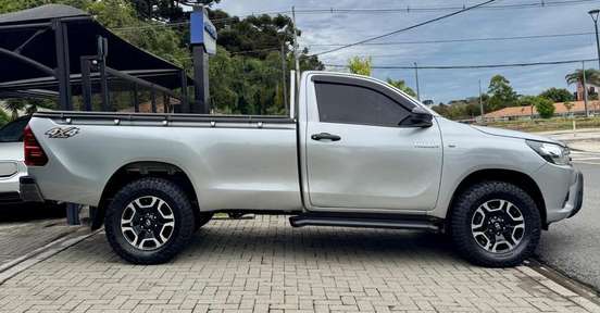 TOYOTA-HILUX-2017