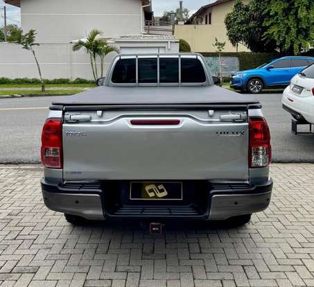 TOYOTA-HILUX-2017