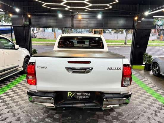TOYOTA-HILUX-2.8 D-4D TURBO DIESEL CD CONQUEST 4X4 AUTOMÁTICO TOYOTA-HILUX-2023
