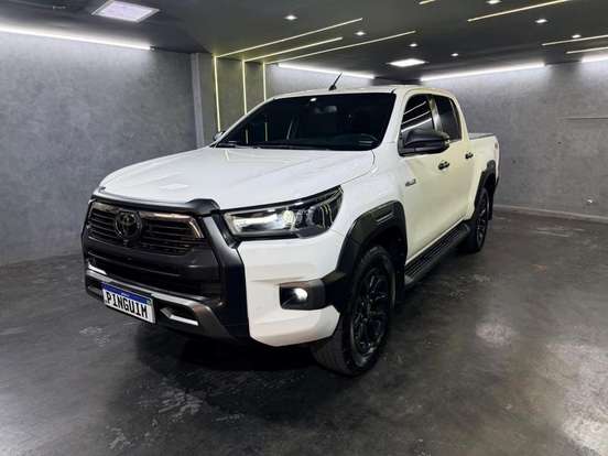 TOYOTA-HILUX-2.8 D-4D TURBO DIESEL CD CONQUEST 4X4 AUTOMÁTICO TOYOTA-HILUX-2023