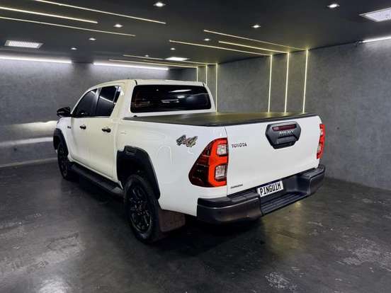TOYOTA-HILUX-2.8 D-4D TURBO DIESEL CD CONQUEST 4X4 AUTOMÁTICO TOYOTA-HILUX-2023