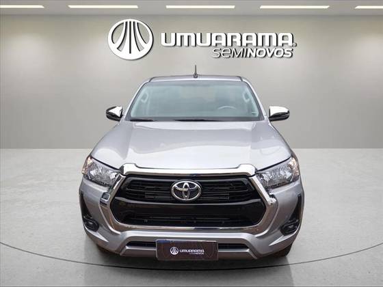 TOYOTA HILUX 2.8 D-4D TURBO DIESEL CD GR-S 4X4 AUTOMÁTICO