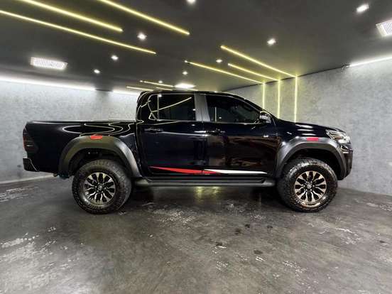 TOYOTA-HILUX-2022
