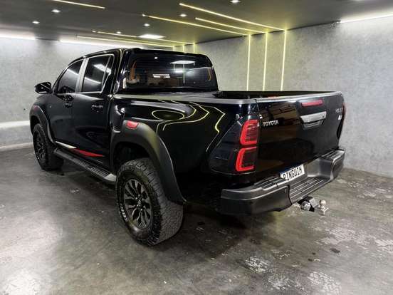 TOYOTA-HILUX-2022