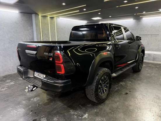 TOYOTA-HILUX-2022