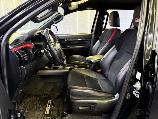 TOYOTA-HILUX-2022