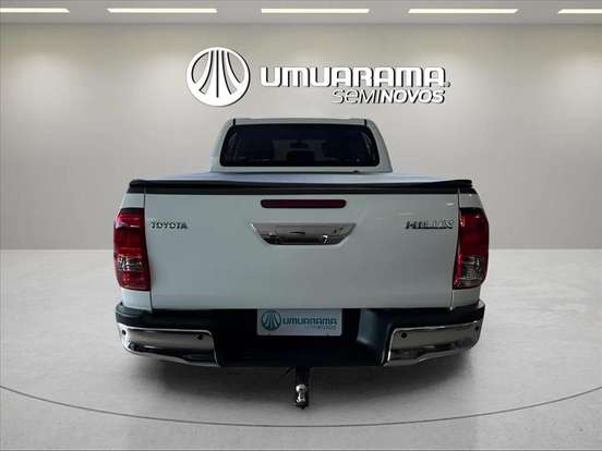 TOYOTA-HILUX-2024